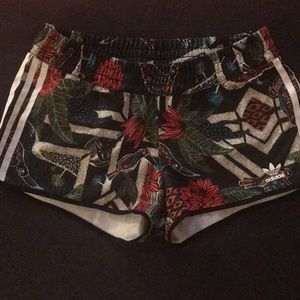 adidas shorts size M